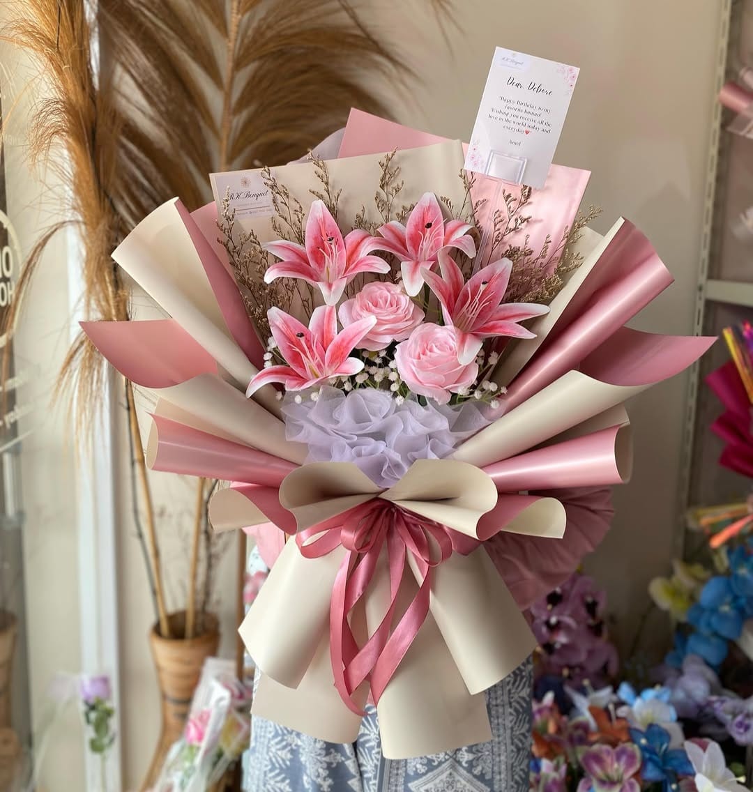 Elegant Lily Caramel Bouquet